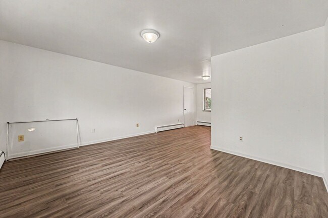 Building Photo - 10250 W 12th Ave