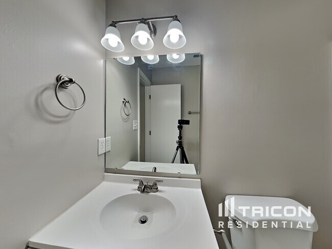 Building Photo - 6303 McIntyre Ridge Dr