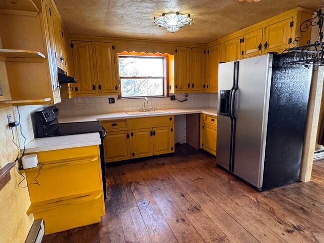 Building Photo - 2 Bedroom, 1 Bathroom Duplex in Santa Fe, NM