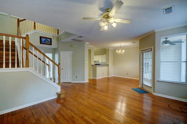 Building Photo - 7 N Spiral Vine Cir