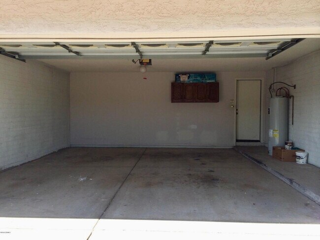 Building Photo - 8878 E Sheena Dr