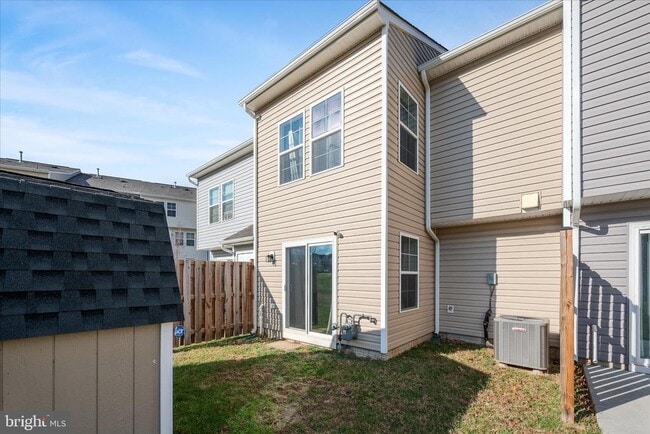 Building Photo - 35 Mengel Rd