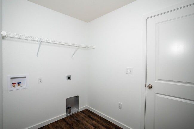 Building Photo - BRAND NEW 3 BEDROOM HOME - BOLIVAR, MO