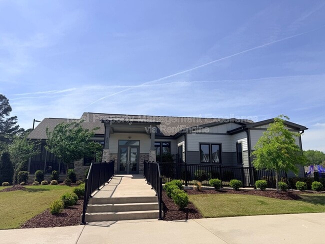 Building Photo - 540 Barrington Row Ave