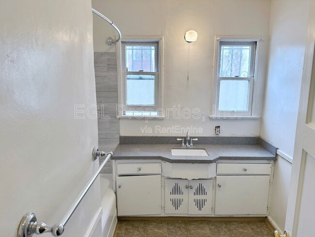 Building Photo - 7941 Blackburn Ave