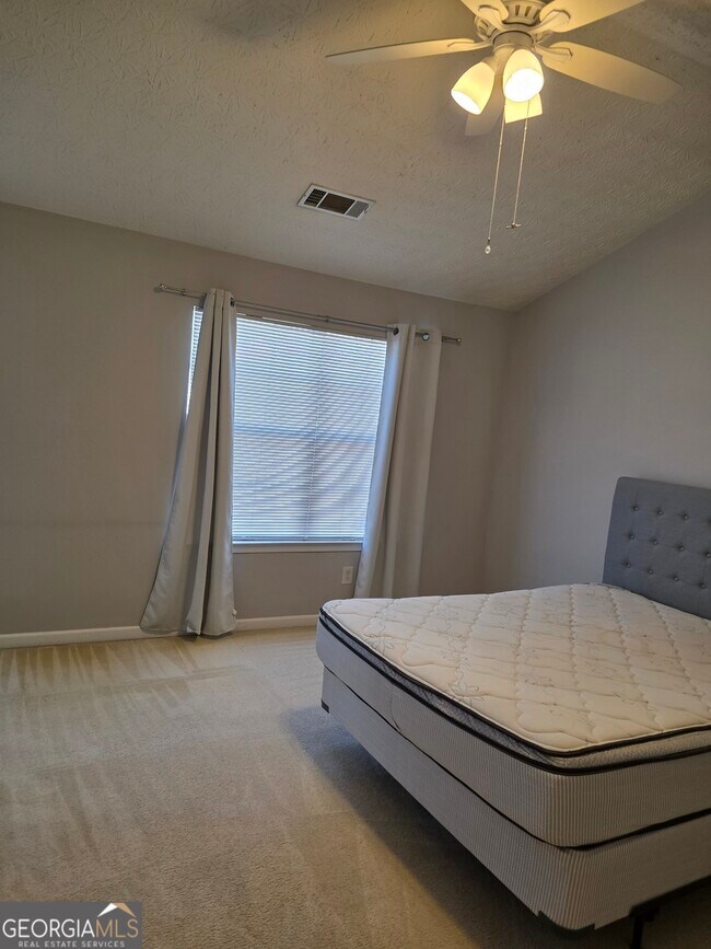 Building Photo - 387 Spring Walk Trce