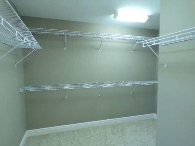 Building Photo - 3624 Laurel Lee Blvd