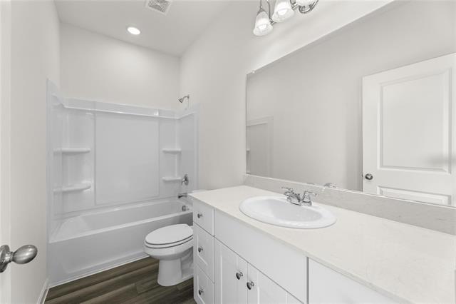 Building Photo - 1304 Kennedy Rd