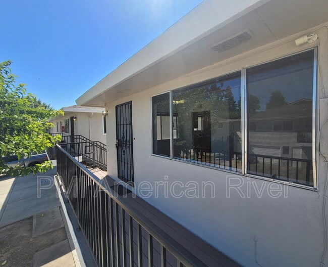 Building Photo - 4505 Palm Ave