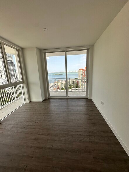 Building Photo - 221 NE 19th St