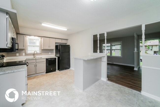 Building Photo - 409 N E Sharon St