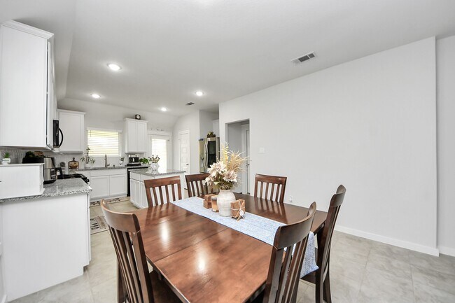 Building Photo - 21246 Montego Bay Dr