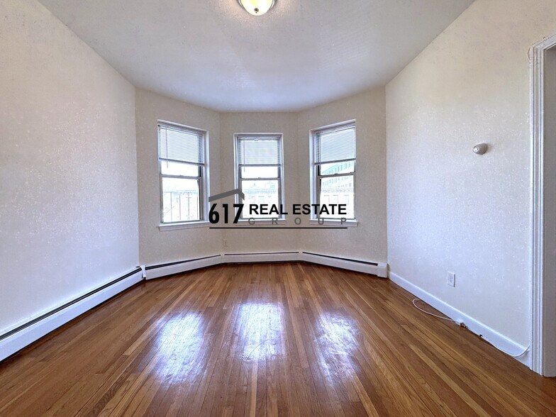 Building Photo - 64 Brighton Ave