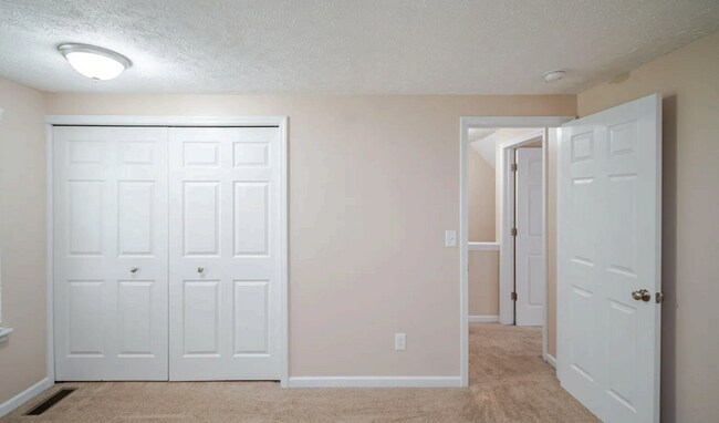 Building Photo - Cozy Home for Rent in Lansing, Michigan — Available Now