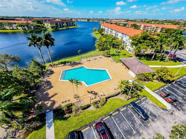 Building Photo - 13100 SW 11th Ct