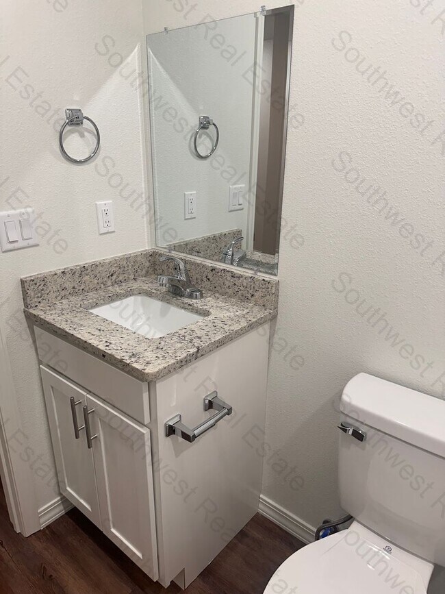 Building Photo - 1304 Sonora Rd