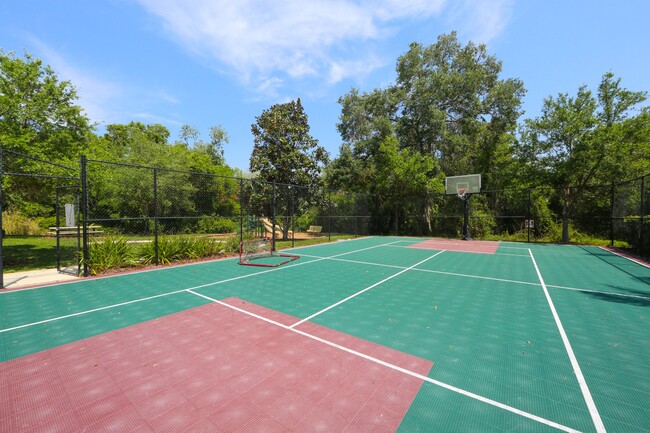 Building Photo - 8114 Villa Grande Ct