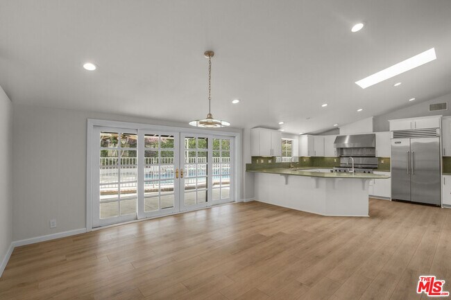 Building Photo - 4730 Cerrillos Dr