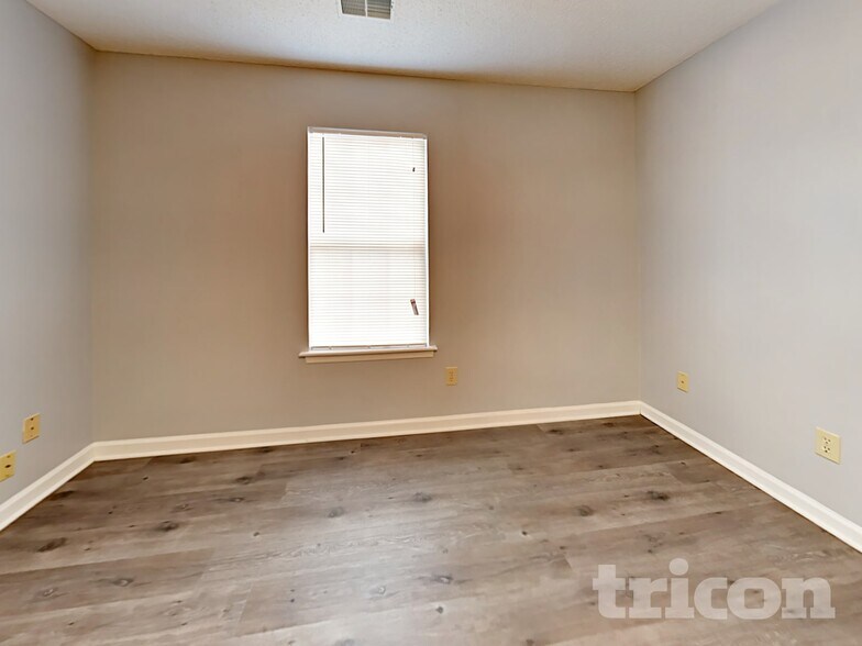 Building Photo - 233 Barger Cir