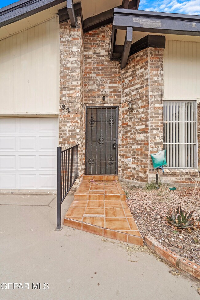 Building Photo - 8201 Big Bend Dr