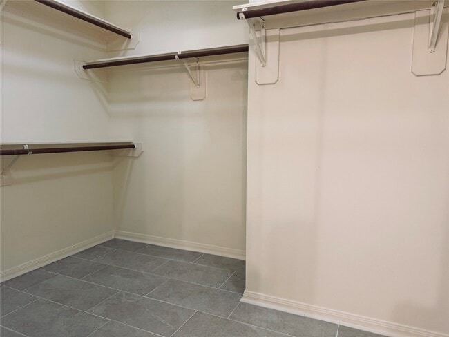 Building Photo - 3623 Pine Valley Dr