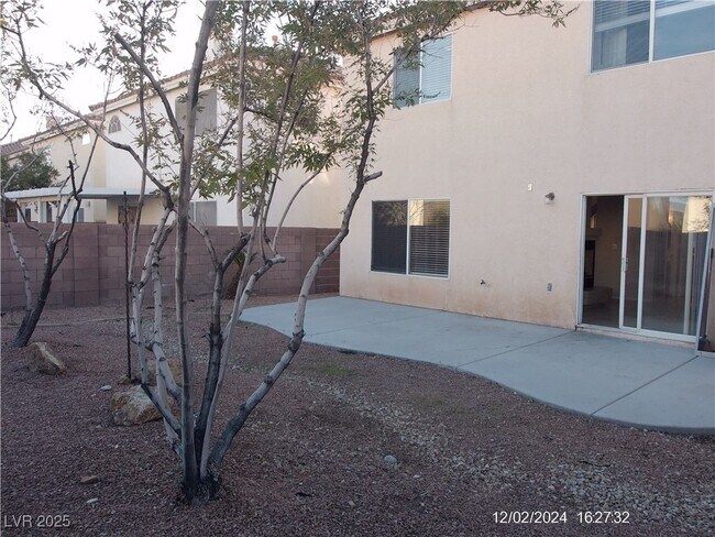 Building Photo - 7560 Mission Palm St