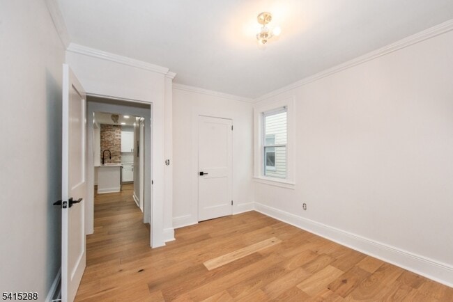 Building Photo - 12 Linden Ave