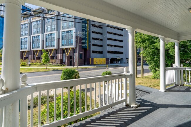 Building Photo - 1710 S Tryon St