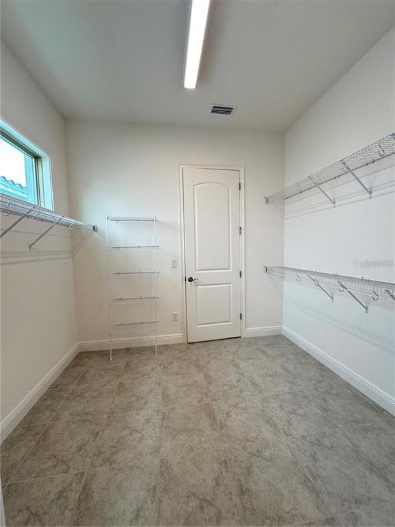Building Photo - 13124 Weaver Ave