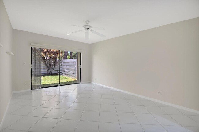 Building Photo - 21650 Coronado Ave