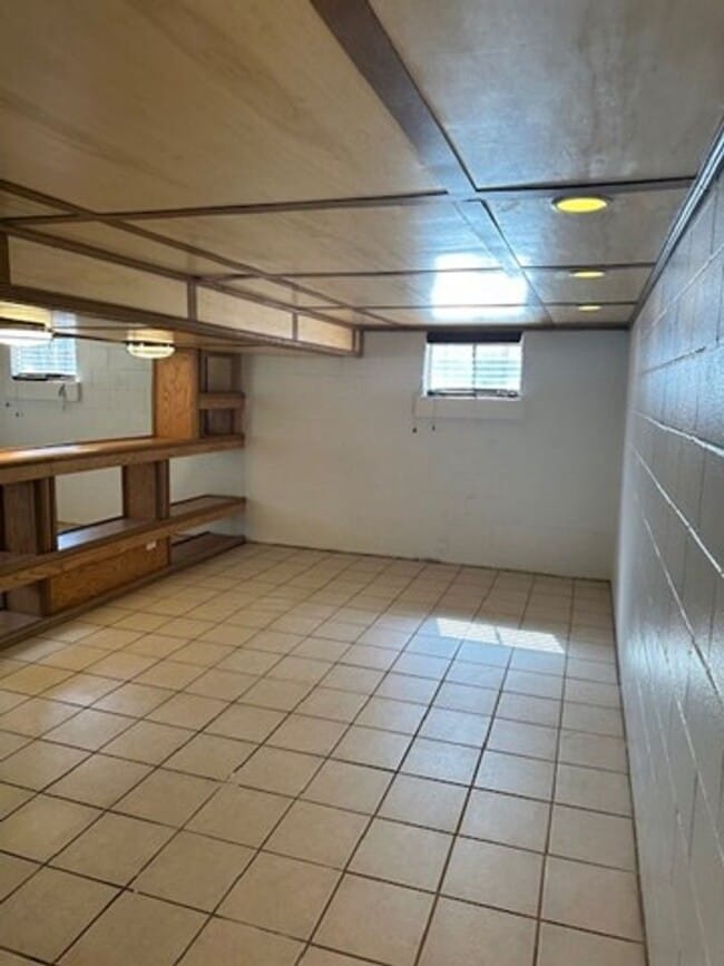 Building Photo - *JANUARY SPECIAL-1/2 OFF 1st Mo & $1,000 Deposit w/ 16 Month Lease!* House in Beaumont!