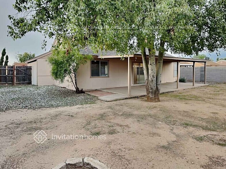 Building Photo - 7740 W Meadowbrook Ave