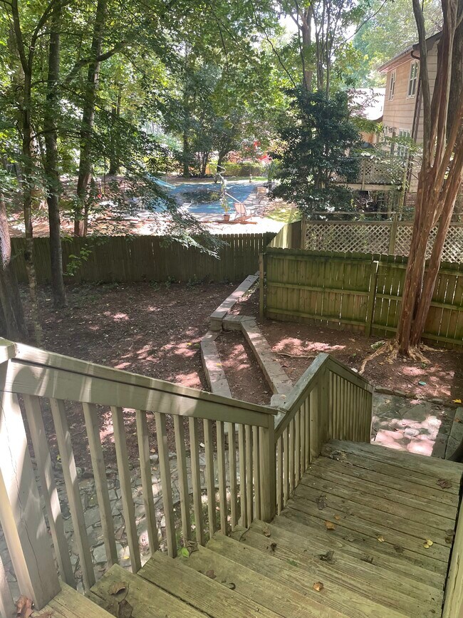 Building Photo - 1543 Hillhaven Dr