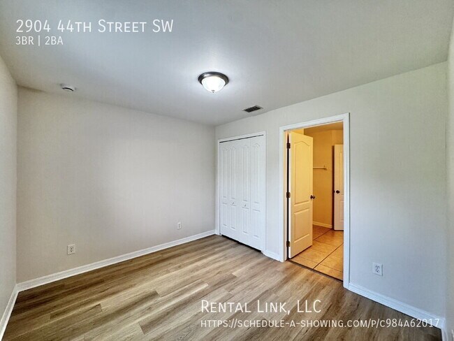 Building Photo - 2904 44th St SW