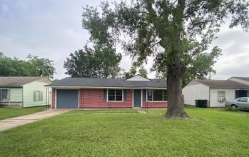Building Photo - 5715 Belmark St