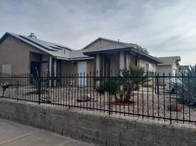 Building Photo - 501 Holick Ave
