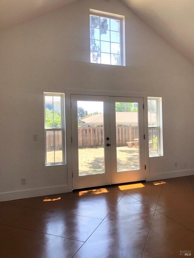 Building Photo - 334 Ridgway Ave