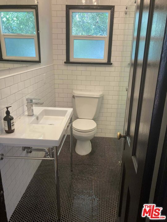 Building Photo - 2035 Park Dr