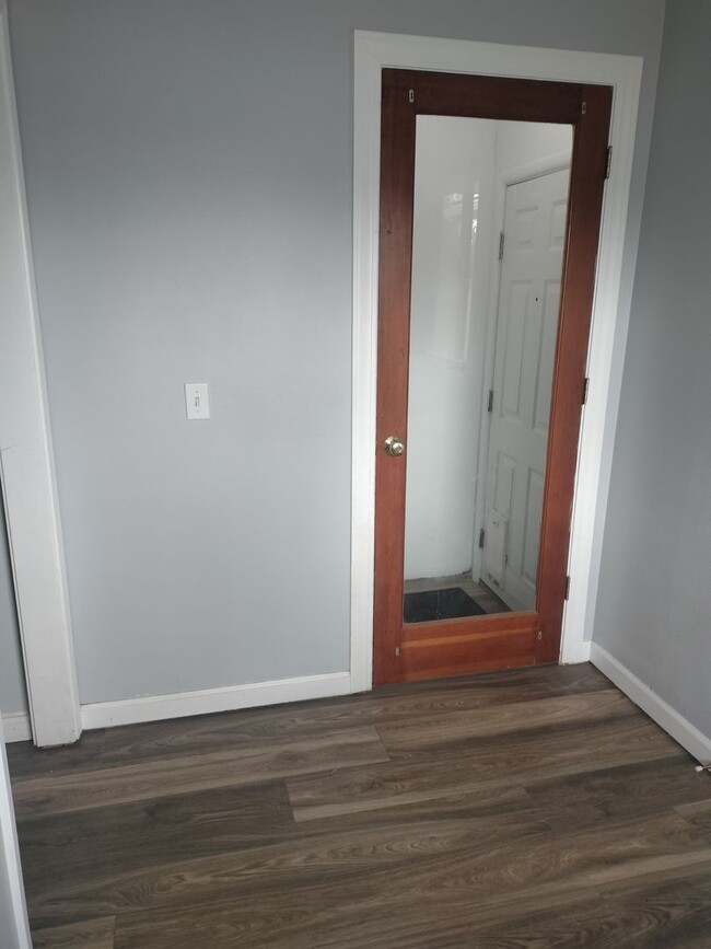 Building Photo - D323AB