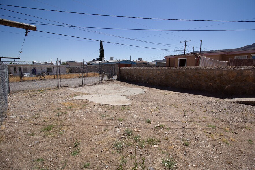 Building Photo - 3510 Porter Ave