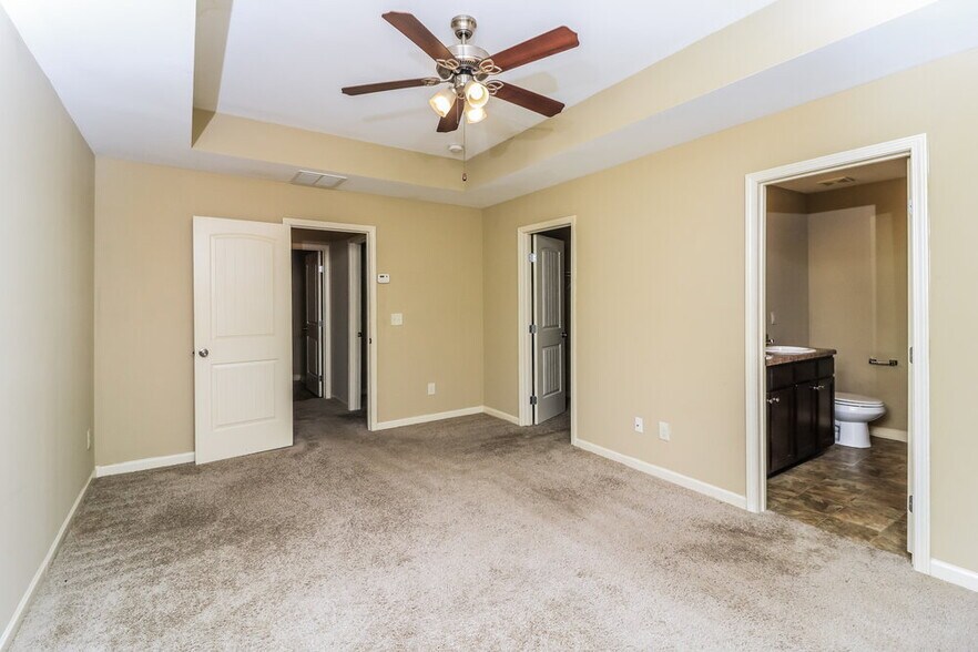 Building Photo - 66 Crescent Woode Way