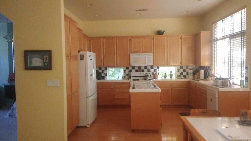 Kitchen - 1812 Tahoe Pl