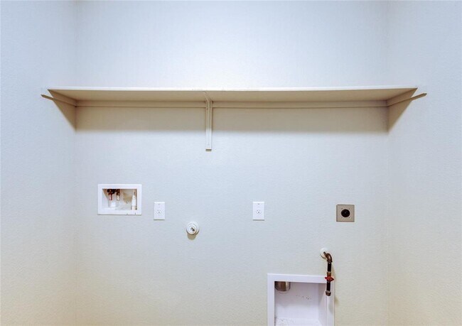 Building Photo - 13923 Macquarie Dr