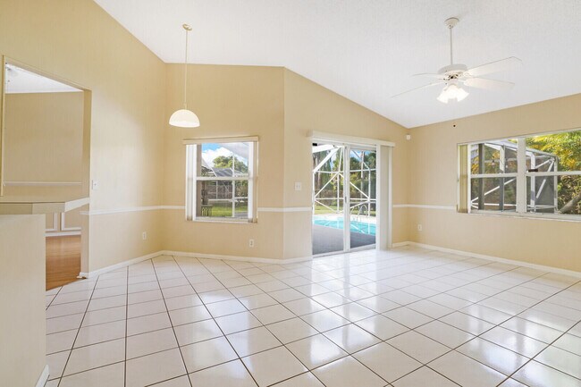 Building Photo - 10567 Paso Fino Dr