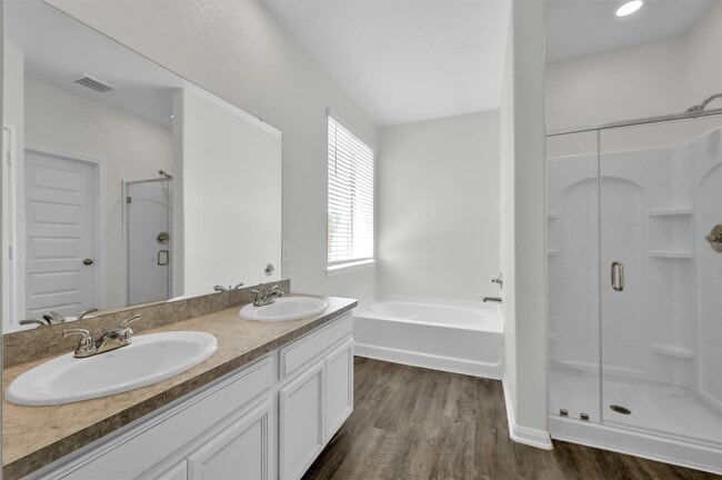 Building Photo - 14733 Pinion Ct