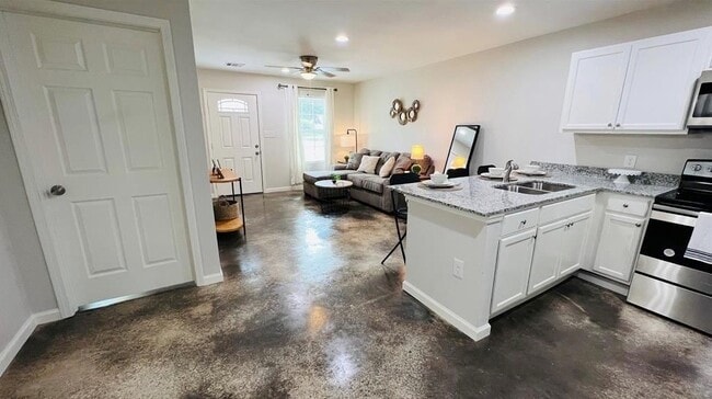 Building Photo - 635 Doctor M.L.K. Jr Dr