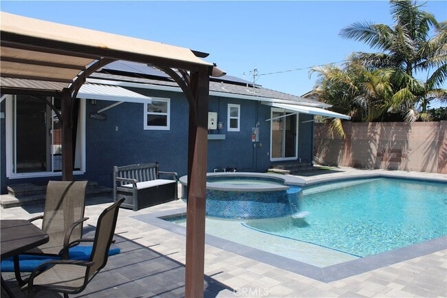 Building Photo - 5192 Robinwood Dr