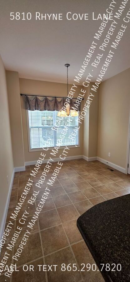Building Photo - 5810 Rhyne Cove Ln