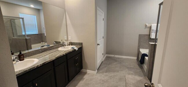 Building Photo - 16966 Oval Rum Dr