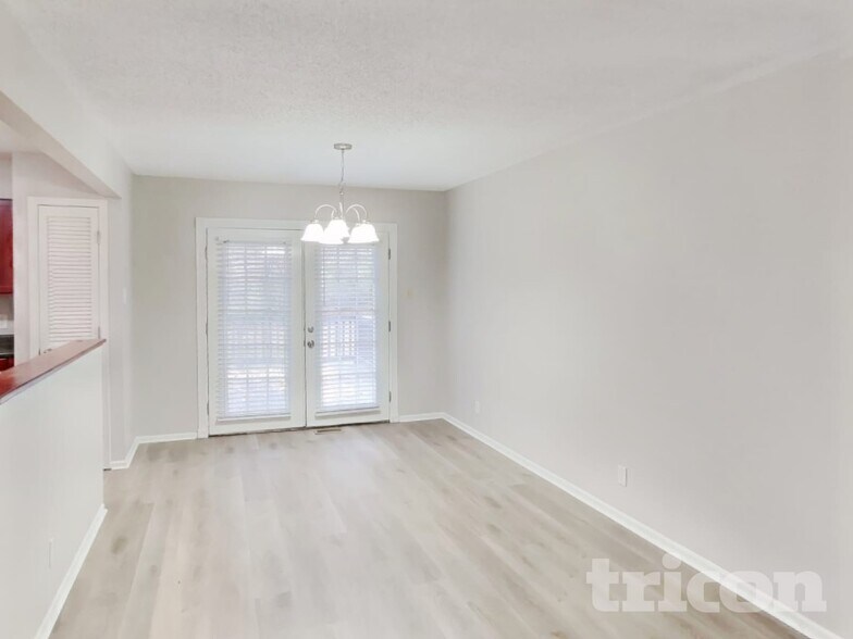 Building Photo - 14 Long Branch Ct